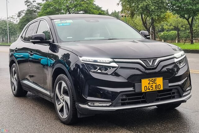xe-taxi-vinfast-vf8
