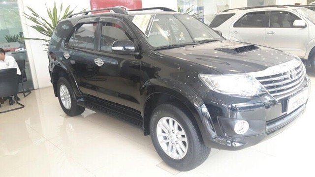 xe-toyota-fortuner-cu-may-dau