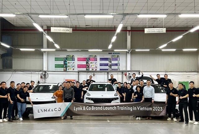 xuong-dich-vu-lynk-co-long-bien